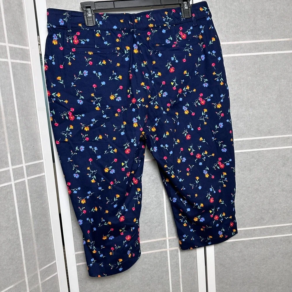 St. John's Bay Women 16P Petite Capri Blue Flower Mid Rise SecretlySlender Pants
